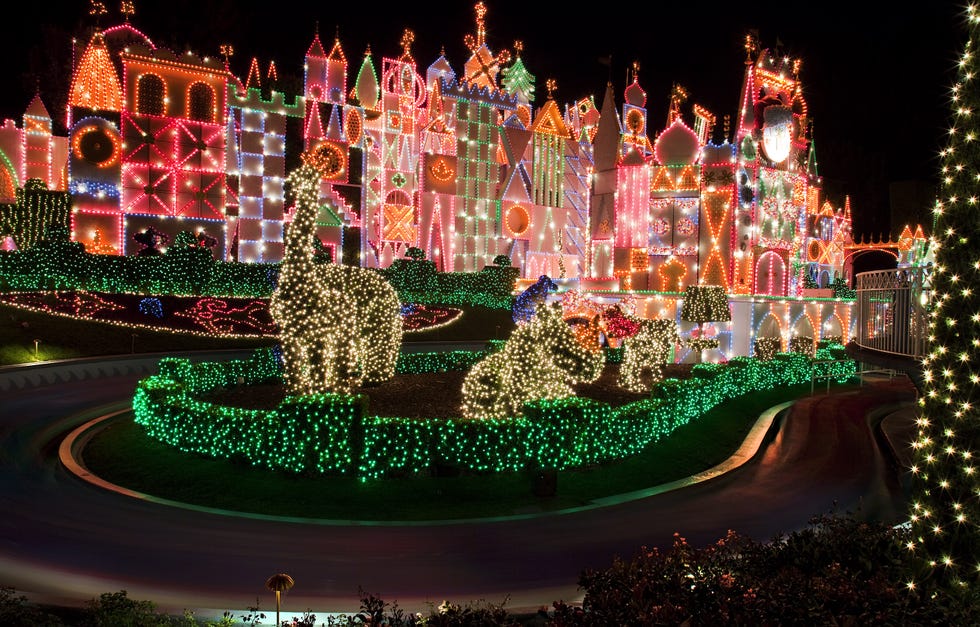 Landmark, Christmas decoration, Christmas lights, Light, Lighting, Christmas, Metropolitan area, Night, Interior design, Architecture, 
