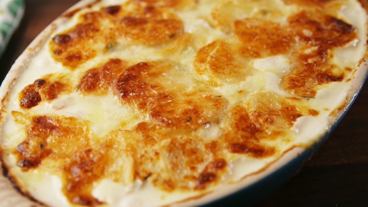 preview for You'll Be Dreaming Of This Garlic Parm Au Gratin For Days