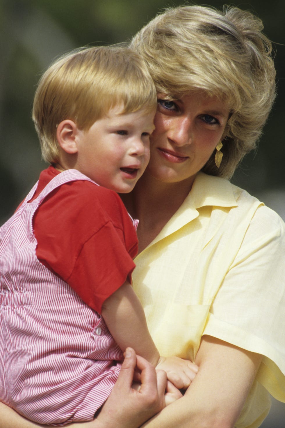 Blond, Child, Hairstyle, Interaction, Cheek, Hug, Gesture, Love, Toddler, 