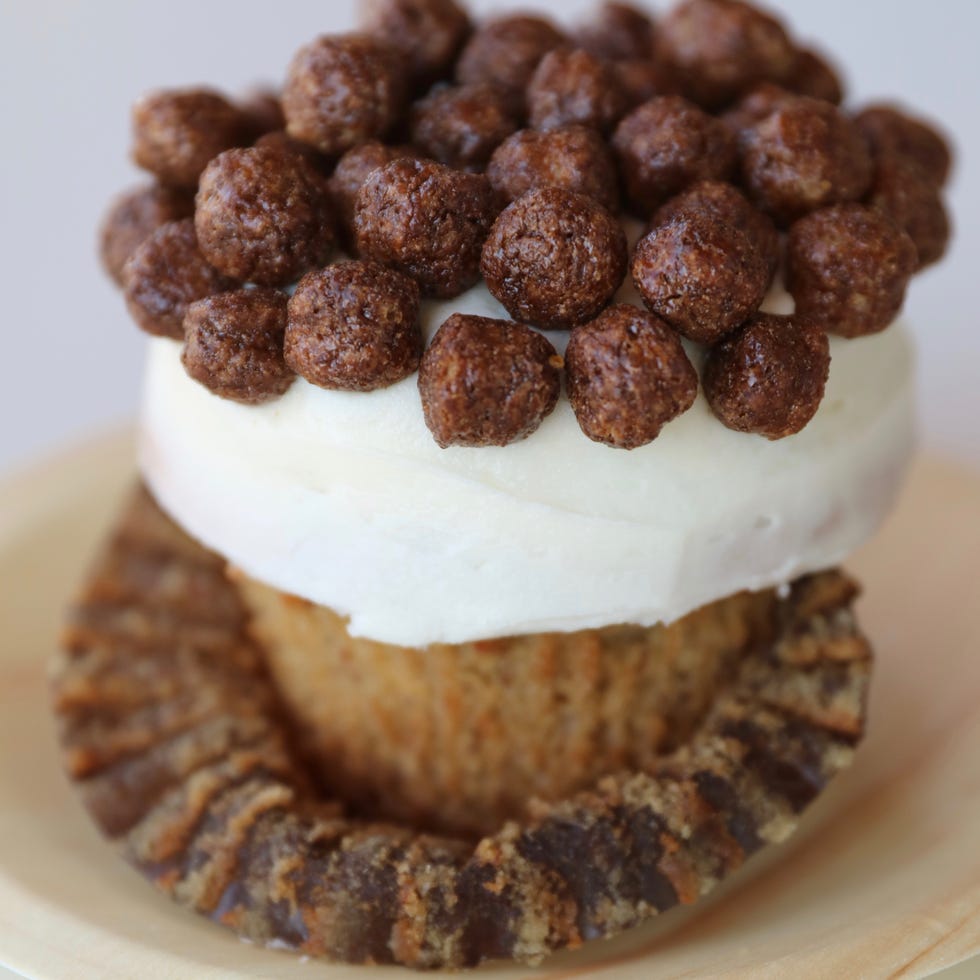 Food, Dish, Cuisine, Ingredient, Dessert, Baked goods, Baking, Buttercream, Cream, Recipe, 
