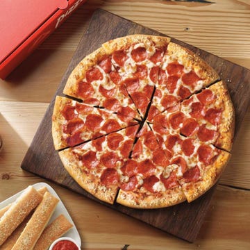 delish-pepperoni-pizza
