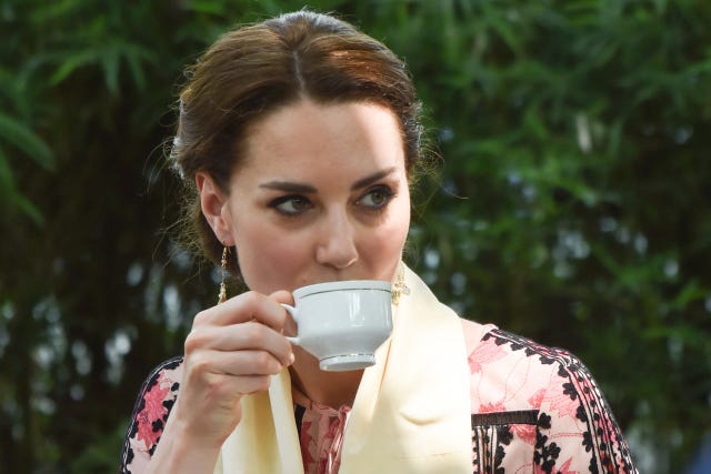 Drinking, Lip, Drink, Brown hair, Drinking, Lip, Drink, Brown hair,
