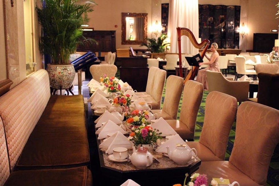 Room, Centrepiece, Function hall, Interior design, Restaurant, Furniture, Brunch, Table, Banquet, Rehearsal dinner, 