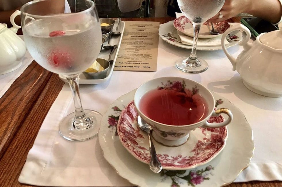 Cup, Serveware, Saucer, Teacup, Drink, Food, Chinese herb tea, Turkish coffee, Drinkware, Wine glass, 