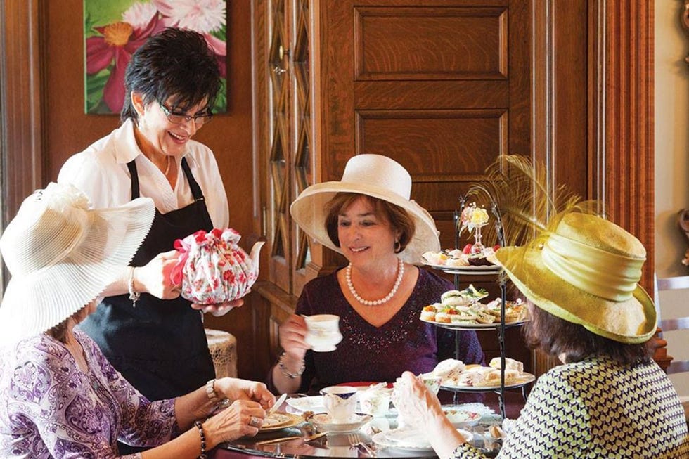 Fashion, Brunch, Event, Meal, Headgear, Tea party, Lunch, Fashion accessory, Leisure, Tradition, 