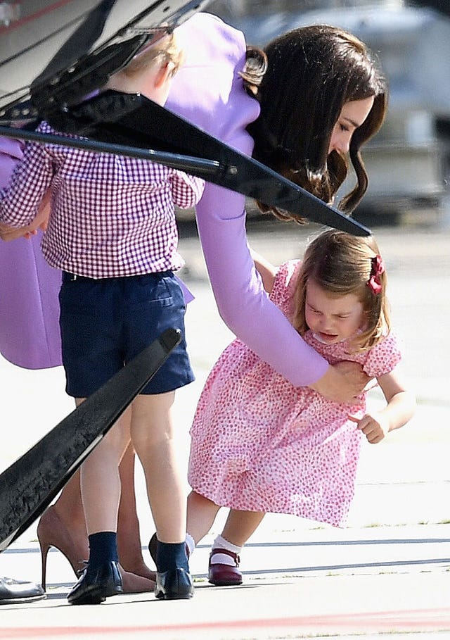 Violet, Leg, Snapshot, Pink, Purple, Child, Interaction, Fun, Footwear, Photography, 