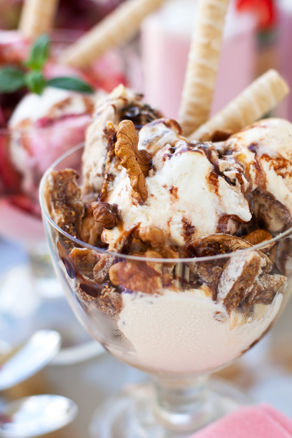 Food, Ice cream, Cuisine, Gelato, Sundae, Frozen dessert, Dish, Dessert, Dondurma, Ingredient, 