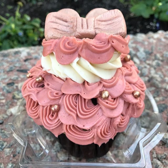 Buttercream, Pink, Icing, Cake decorating, Sugar paste, Cake, Dessert, Pasteles, Food, Baked goods, 
