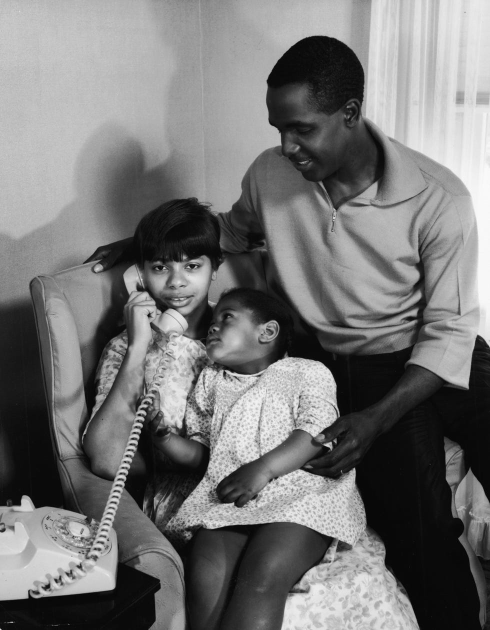 Photograph, White, Black, People, Black-and-white, Monochrome, Snapshot, Monochrome photography, Photography, Sitting, 