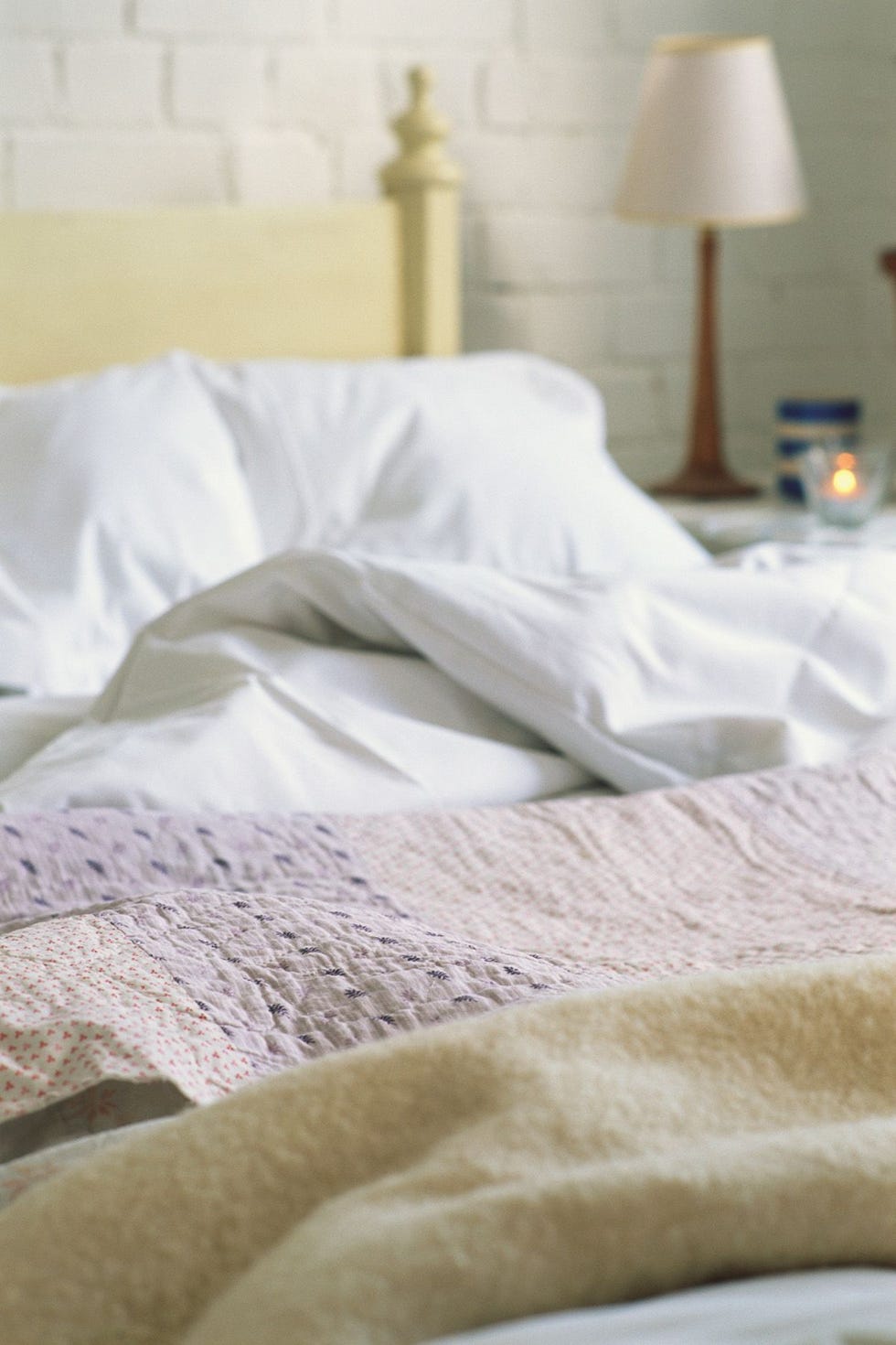 Bed sheet, Bedroom, Furniture, Bed, Room, Bedding, Textile, Duvet cover, Bed frame, Linens, 