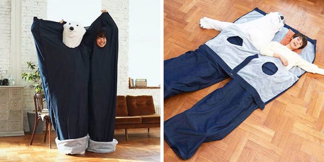 Clothing, Sportswear, Trousers, sweatpant, Active pants, Jeans, Leg, Denim, Outerwear, Sleeve, 