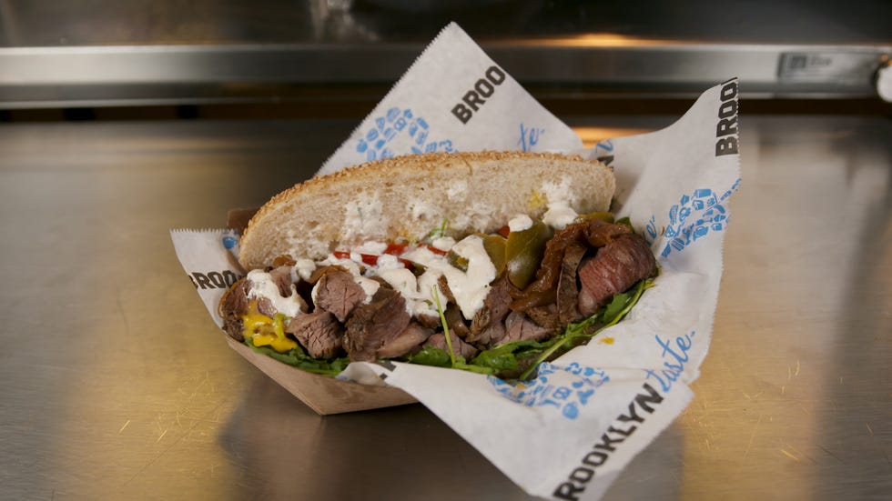 Cuisine, Food, Dish, Gyro, Shawarma, Fast food, Ingredient, Doner kebab, Italian beef, Sandwich, 