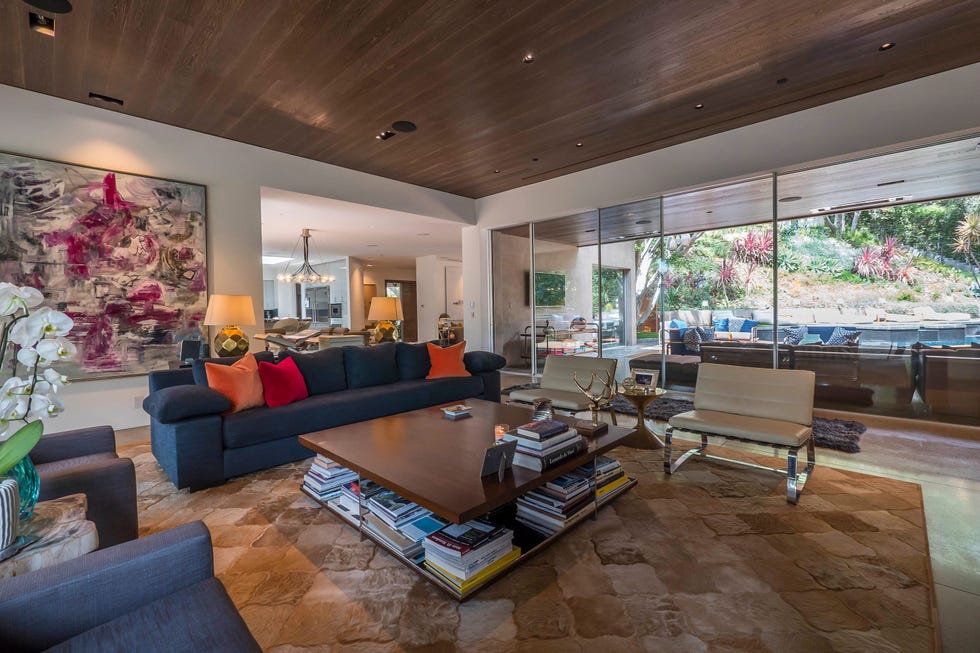 Living room, Room, Property, Interior design, Building, Furniture, Home, Real estate, Ceiling, House, 