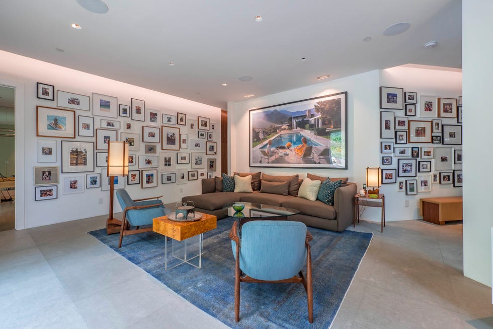 Interior design, Room, Property, Living room, Building, Furniture, Ceiling, House, Wall, Home, 