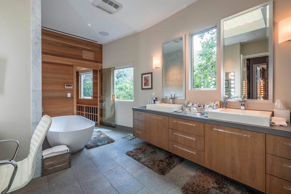 Bathroom, Room, Property, Bathroom cabinet, Furniture, Interior design, Countertop, Building, Sink, Real estate, 