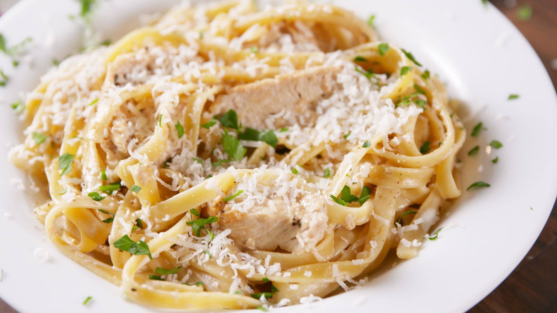 chicken alfredo in a bowl