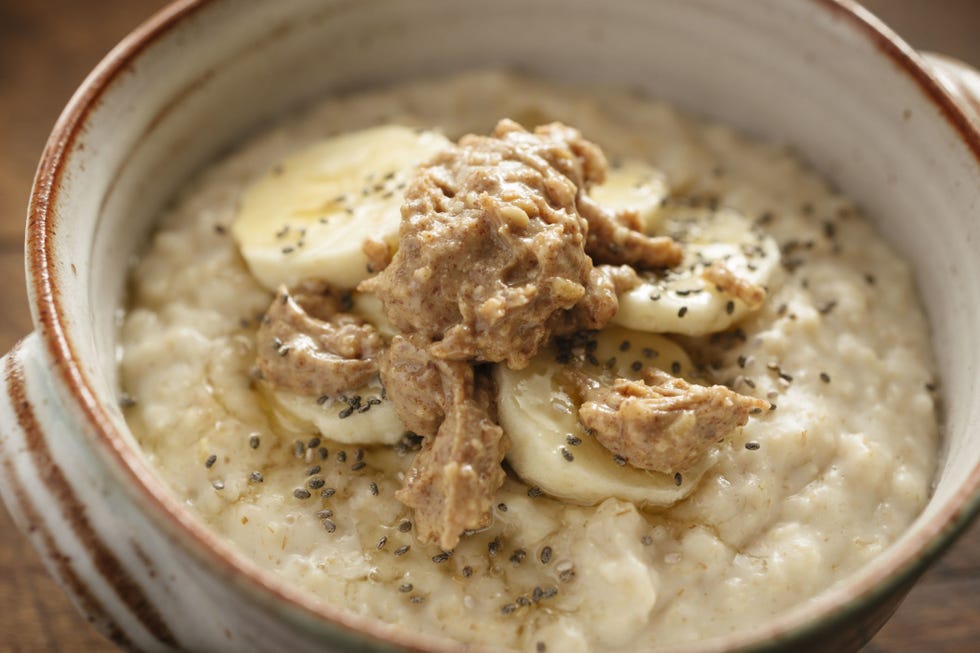 oatmeal with peanut butter and banana
