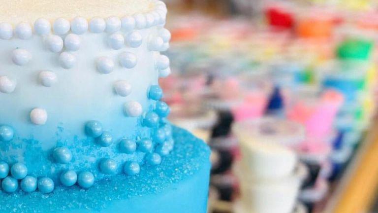 preview for Duff Goldman's New Cake Shops Let You Decorate Your Own Cakes