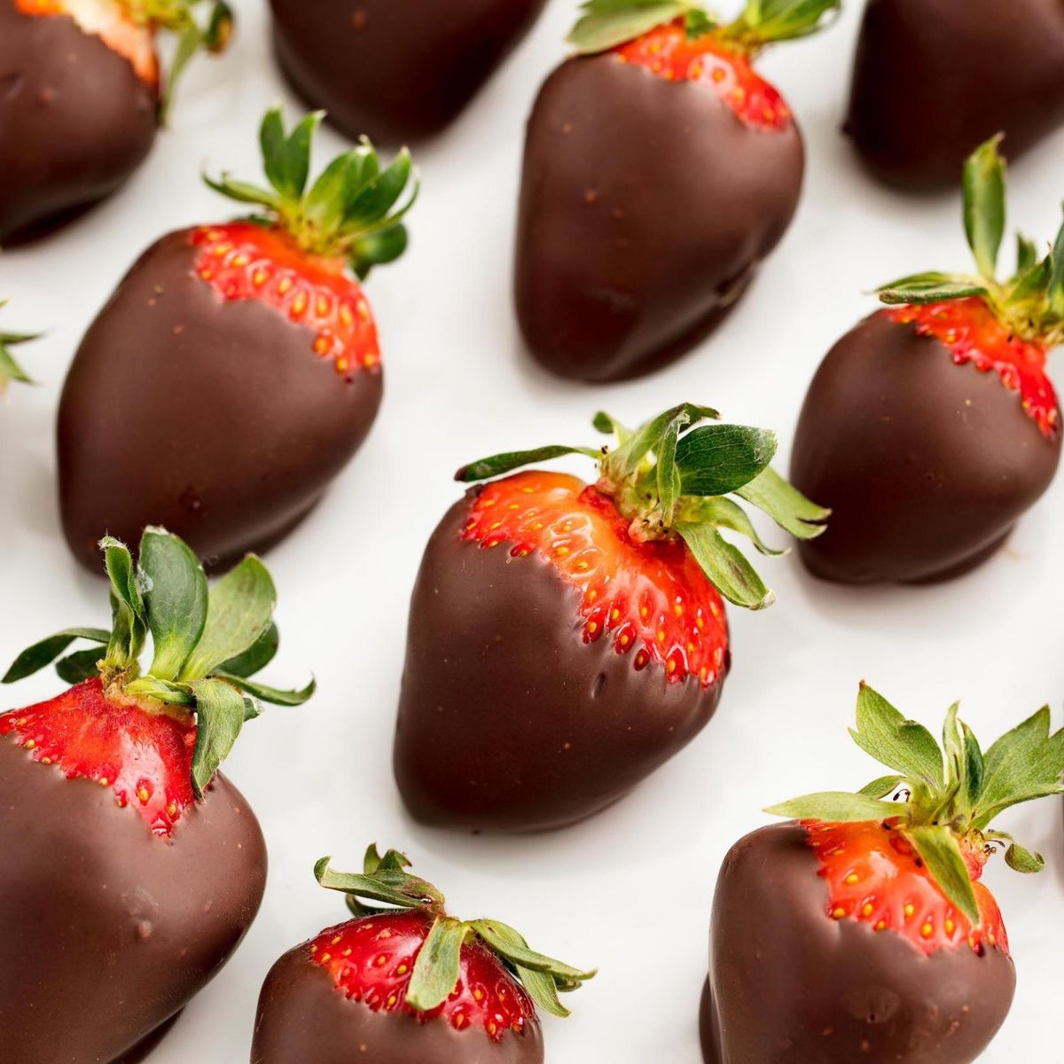 Best Chocolate-Covered Strawberries Recipe - How to Make Chocolate-Covered  Strawberries