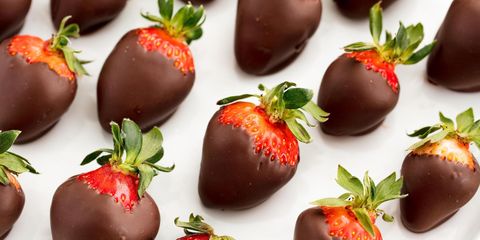 delish-chocolate-covered-strawberries
