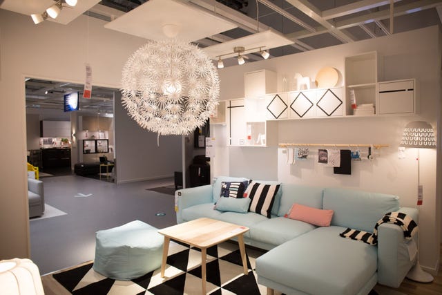 Interior design, Room, Lighting, Furniture, Living room, Ceiling, Light fixture, Building, Lighting accessory, Design, 