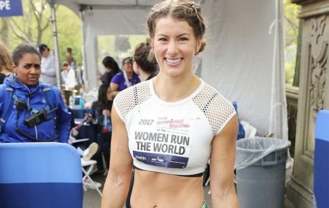 Athlete, Shoulder, Recreation, Electric blue, Abdomen, Room, Smile, Exercise, Physical fitness, T-shirt, 
