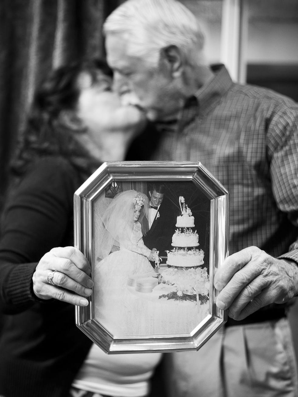 Photograph, Black-and-white, Monochrome, Human, Photography, Monochrome photography, Stock photography, Hand, Reading, Style, 