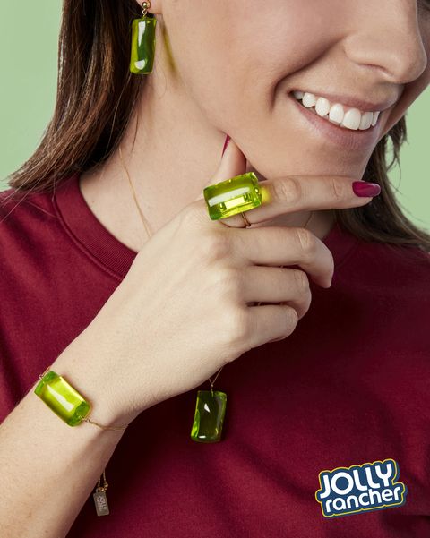 Lip, Green, Chin, Fashion accessory, Mouth, Jewellery, Tooth, Smile, Neck, Ring, 