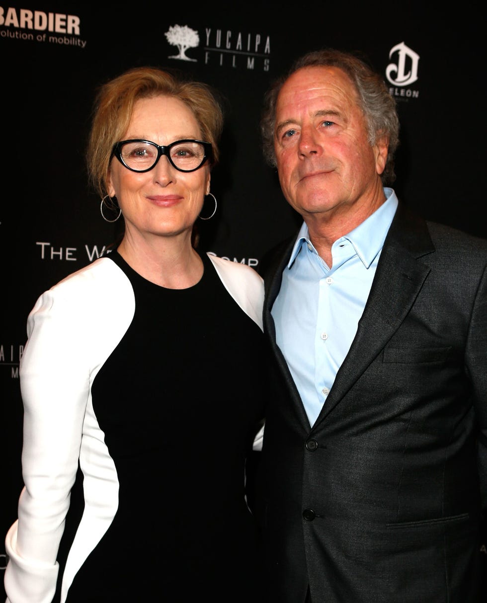 Eyewear, Event, Premiere, Glasses, Black-and-white, Smile, Suit, Vision care, Style, 