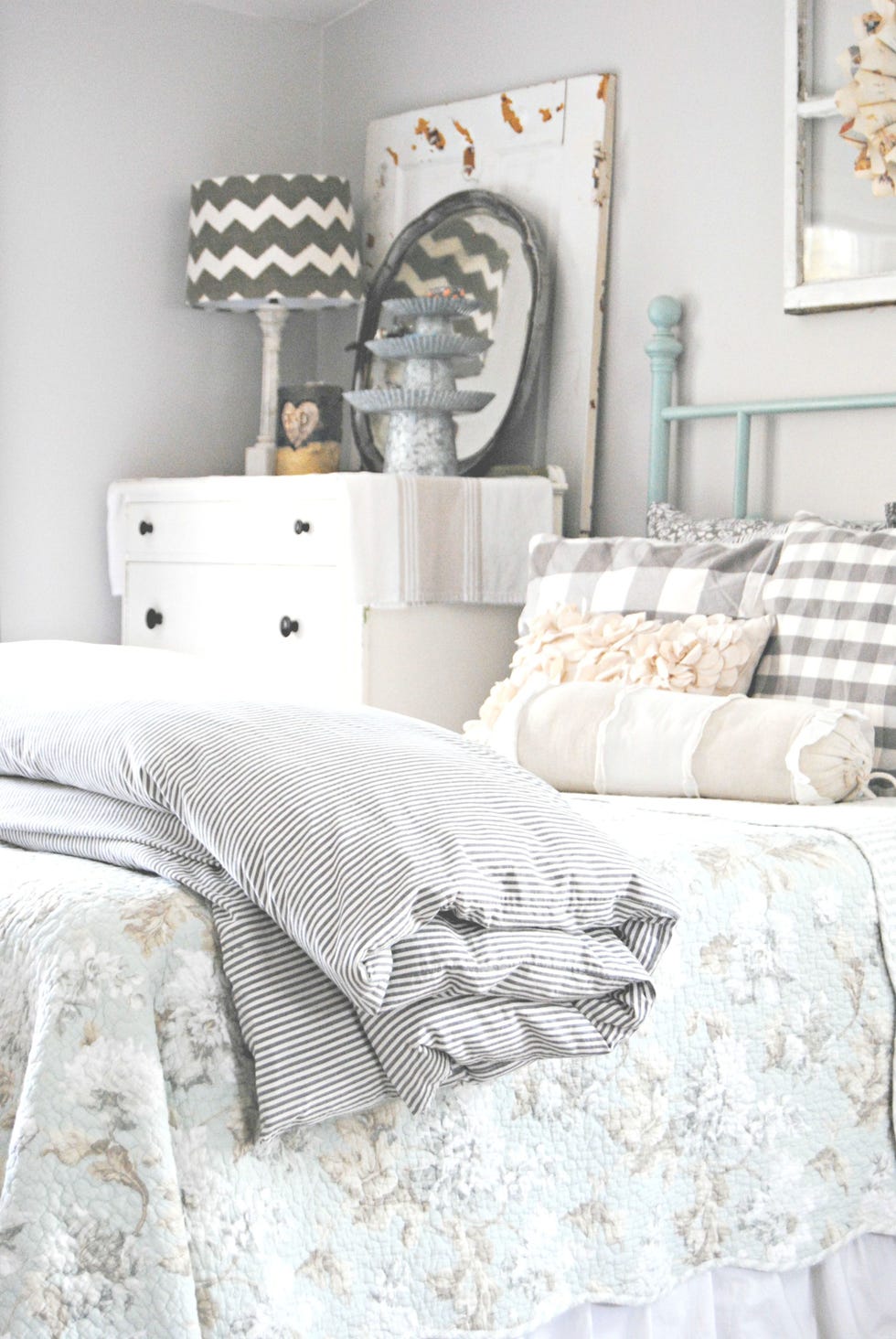 Bed sheet, White, Bedroom, Bedding, Room, Furniture, Bed, Duvet cover, Interior design, Textile, Bed sheet, White, Bedroom, Bedding, Room, Furniture, Bed, Duvet cover, Interior design, Textile,