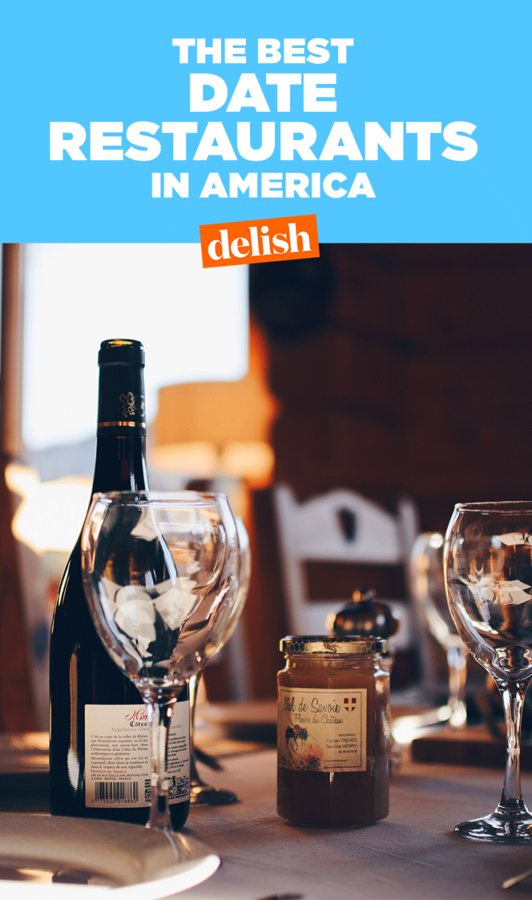 Bottle, Glass bottle, Drink, Alcohol, Liqueur, Distilled beverage, Font, Glass, Wine bottle, 