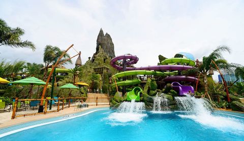Water park, Swimming pool, Amusement park, Leisure, Resort, Fun, Park, Recreation, Vacation, Resort town, 