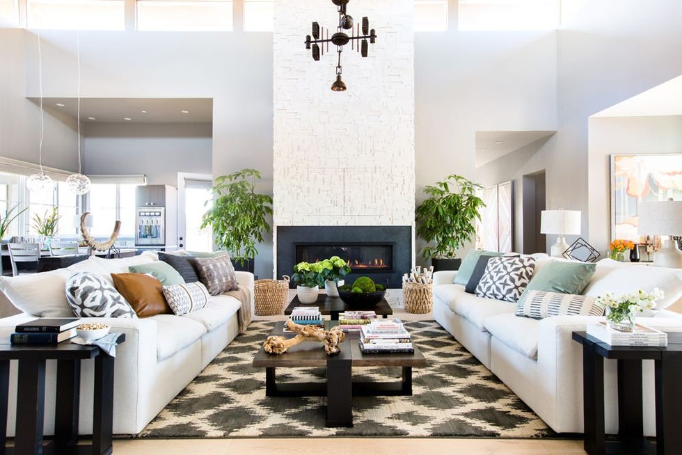 Living room, Room, Furniture, Interior design, Property, Home, Coffee table, Building, Ceiling, Wall, 