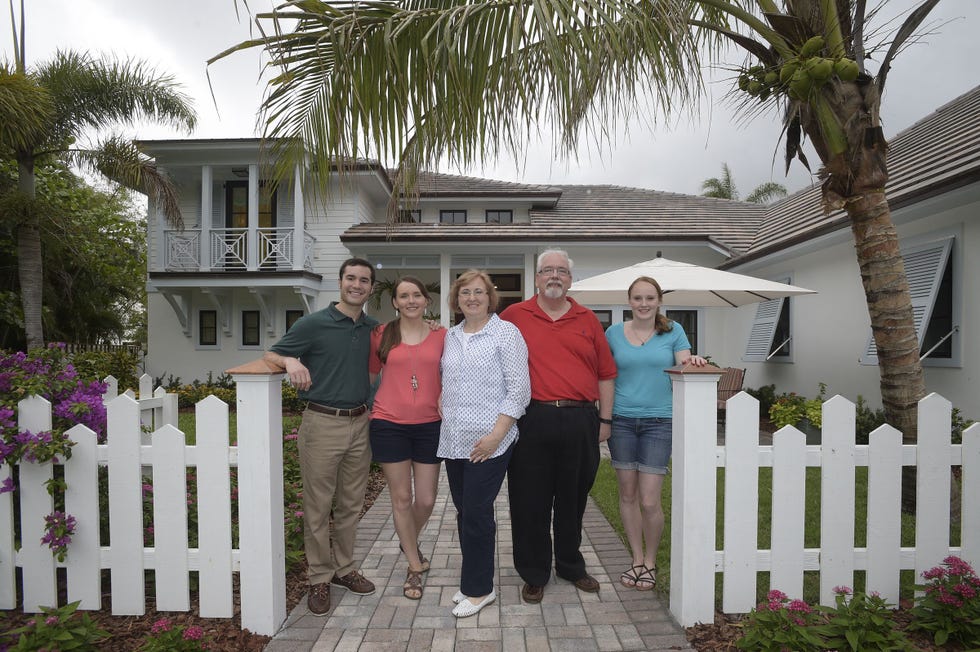 Picket fence, Property, Fence, House, Real estate, Home fencing, Home, Backyard, Event, Vacation, 