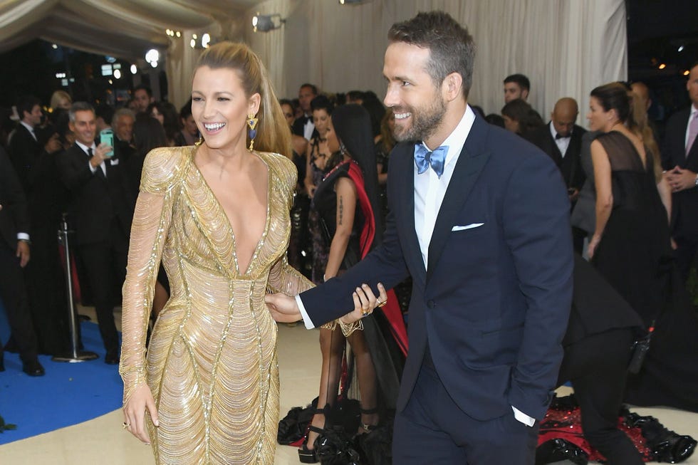 Event, Red carpet, Fashion, Carpet, Haute couture, Flooring, Dress, Suit, Formal wear, Premiere, 