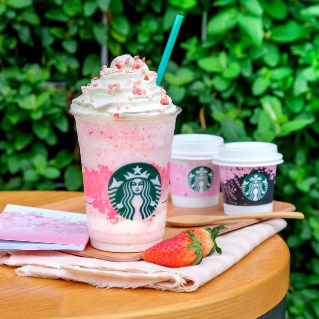 Food, Milkshake, Floats, Pink, Drink, Smoothie, Non-alcoholic beverage, Sweetness, Cream, Frappé coffee, 
