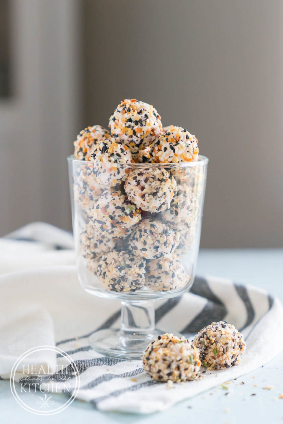 Ingredient, Cuisine, Natural material, Serveware, Sweetness, Dessert, Recipe, Confectionery, Produce, Finger food, 