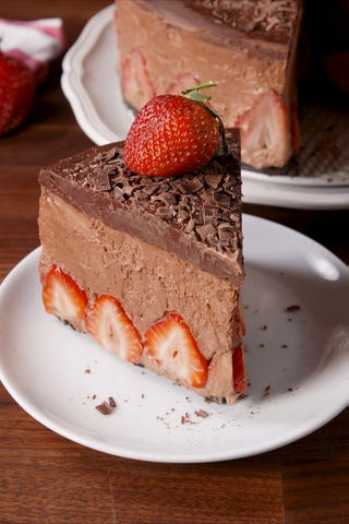 Making Strawberry Chocolate Mousse Cake Video — Strawberry Chocolate ...