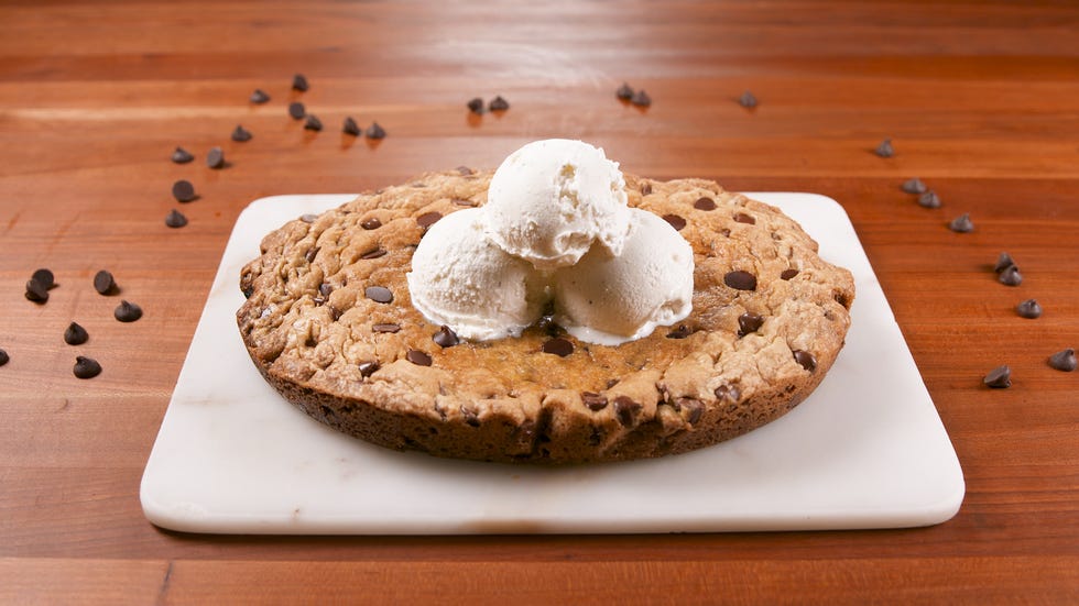 slow cooker chocolate chip cookies horizontal