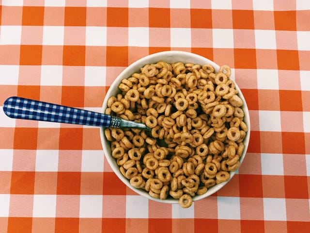 Spoon, Breakfast cereal, Food, Alphabet pasta, Cuisine, Cereal, Cutlery, Groat, Ingredient, Tableware, 