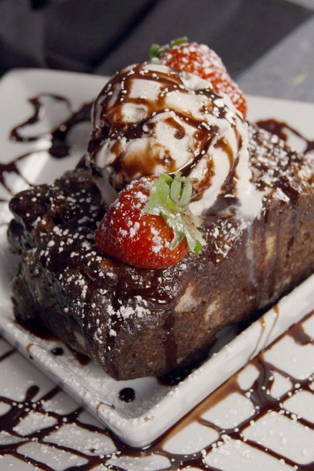 Dish, Food, Cuisine, Frozen dessert, Dessert, Chocolate brownie, Ingredient, Baked goods, Sweetness, Cream, 