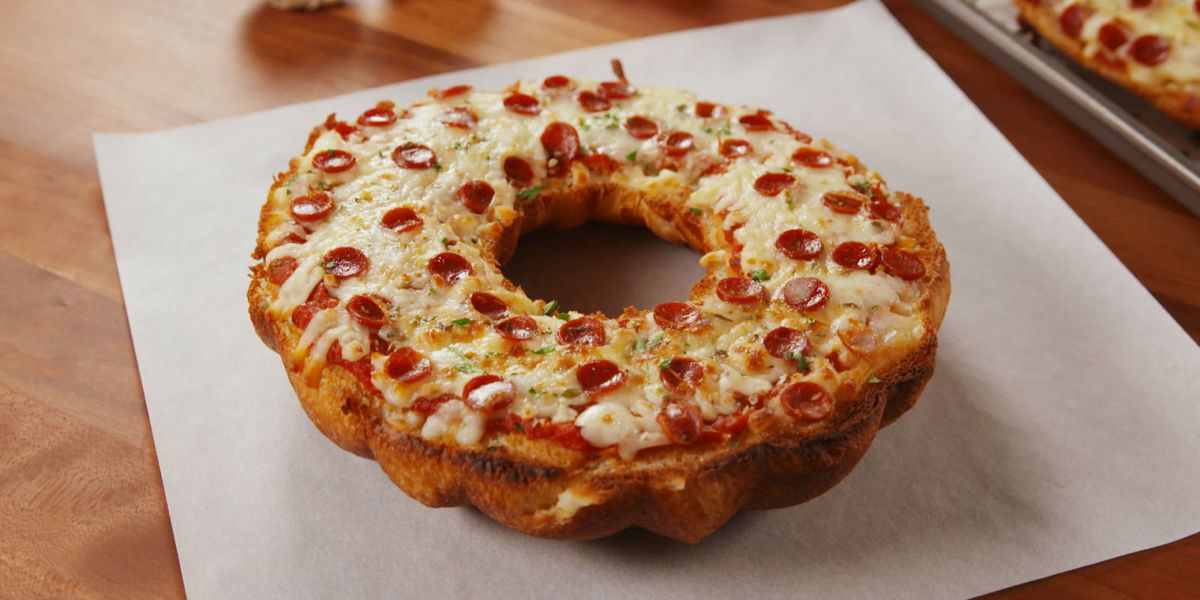 Best Giant Pizza Bagel Recipe - How to Make Giant Pizza Bagel