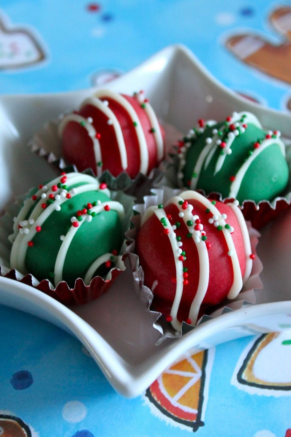 <p>These cookie dough truffles can be made in advance and frozen for months!</p> <p><strong>Get the recipe from <a href="http://www.bakedperfection.com/2011/12/christmas-cookie-dough-truffles.html" target="_blank">Baked Perfection</a>.</strong></p>