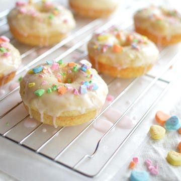 <p>No matter what your Valentine's Day plans, it's never a bad idea to start the day off with a sweet breakfast in bed—especially when it looks like <em>this. </em></p>
<p><strong>Get the recipe at <a href="http://wonkywonderful.com/1/post/2014/01/baked-donut-recipe-valentines-day.html">WonkyWonderful</a>.</strong></p>