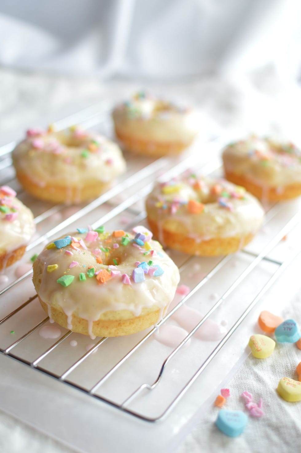 <p>No matter what your Valentine's Day plans, it's never a bad idea to start the day off with a sweet breakfast in bed—especially when it looks like <em>this. </em></p>
<p><strong>Get the recipe at <a href="http://wonkywonderful.com/1/post/2014/01/baked-donut-recipe-valentines-day.html">WonkyWonderful</a>.</strong></p>