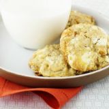 <p>A glass of milk is the ideal accompaniment to these drop cookies. Besides white chocolate, the cookies are also chockablock with oats, coconut, golden raisins, and walnuts. </p>
<p><b>Recipe:</b> <a href="http://gogonow.org/recipefinder/white-chocolate-chunk-cookies-recipe-mslo0112%22 target="_blank"><b>White Chocolate-Chunk Cookies</b></a></p>