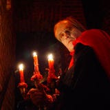 White eating traditional Romanian dishes like stuffed cabbage rolls with polenta, guests will be frightened by the spooky décor and scenery. This restaurant offers Dracula-themed dinner shows, transporting guests to medieval Romania and taking them through the Count's story.