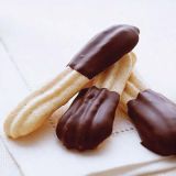<p>Make these delicious treats up to a month in advance of the wedding day (store them in the freezer). With just 35 calories in each cookie, your guests can indulge in these treats and a piece of wedding cake guilt-free.<p><br/>

<p><b>Recipe: </b><a href="/recipefinder/almond-macaroon-fingers-4380" target="_new">Almond Macaroon Fingers</a></p>

