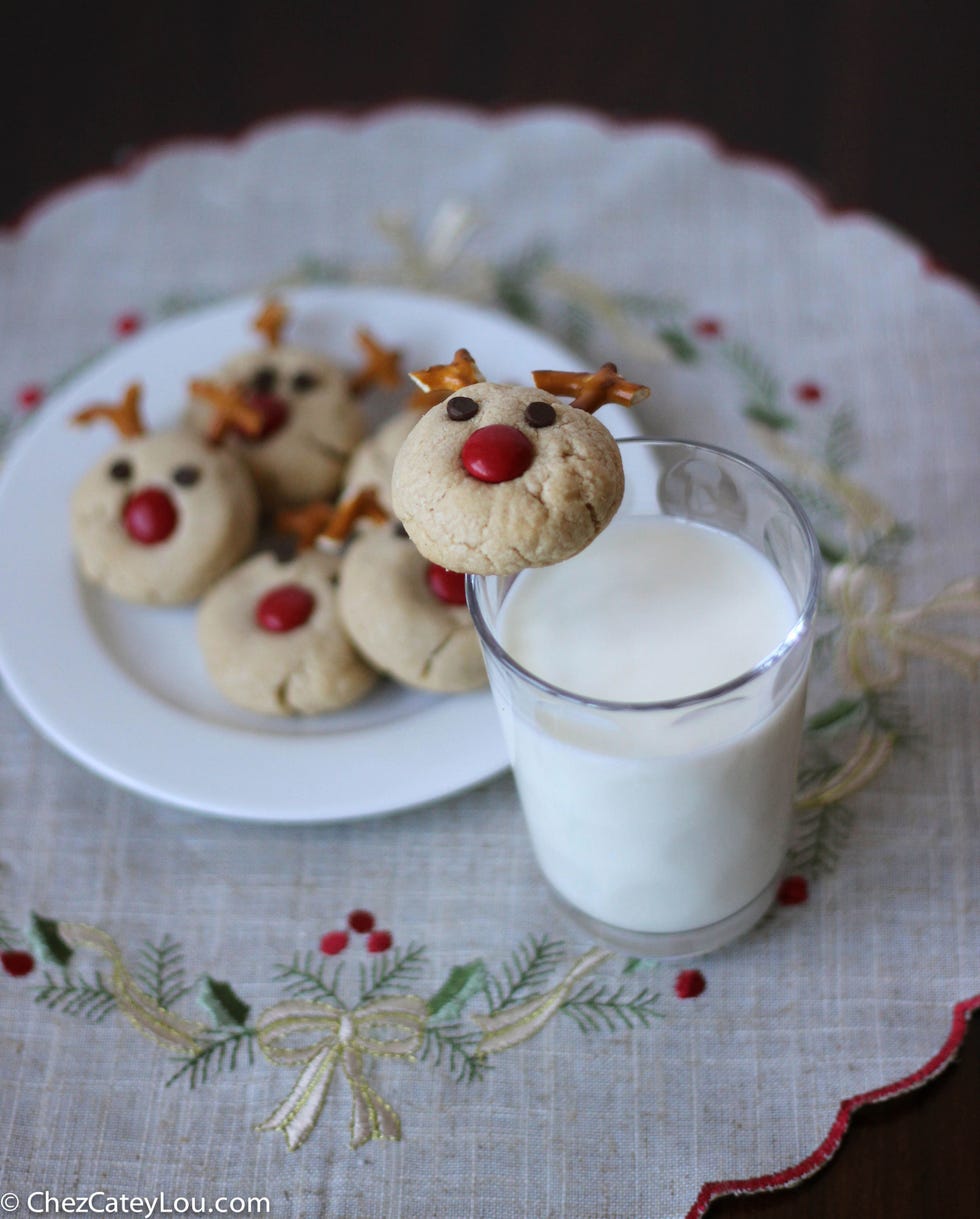 <p><br /><strong>Get the recipe from <a href="http://chezcateylou.com/2013/12/17/peanut-butter-reindeer-cookies-guest-post-on-twin-stripe/" target="_blank">Chez CateyLou</a>.</strong></p>