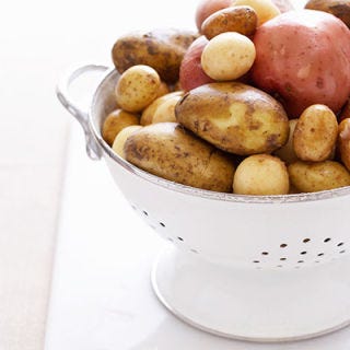 On April 4, 2007, a tractor-trailer hauling about 60,000 pounds of potatoes overturned on Interstate 90 near Coeur d'Alene, ID, according to the <a href="http://archive.columbiatribune.com/2007/Apr/20070404News031.asp" target="_blank"><i>Columbia Daily Tribune</i></a>. The big rig apparently hit a sharp curve and veered off the road, spilling its cargo. Luckily, no injuries were reported after the crash.